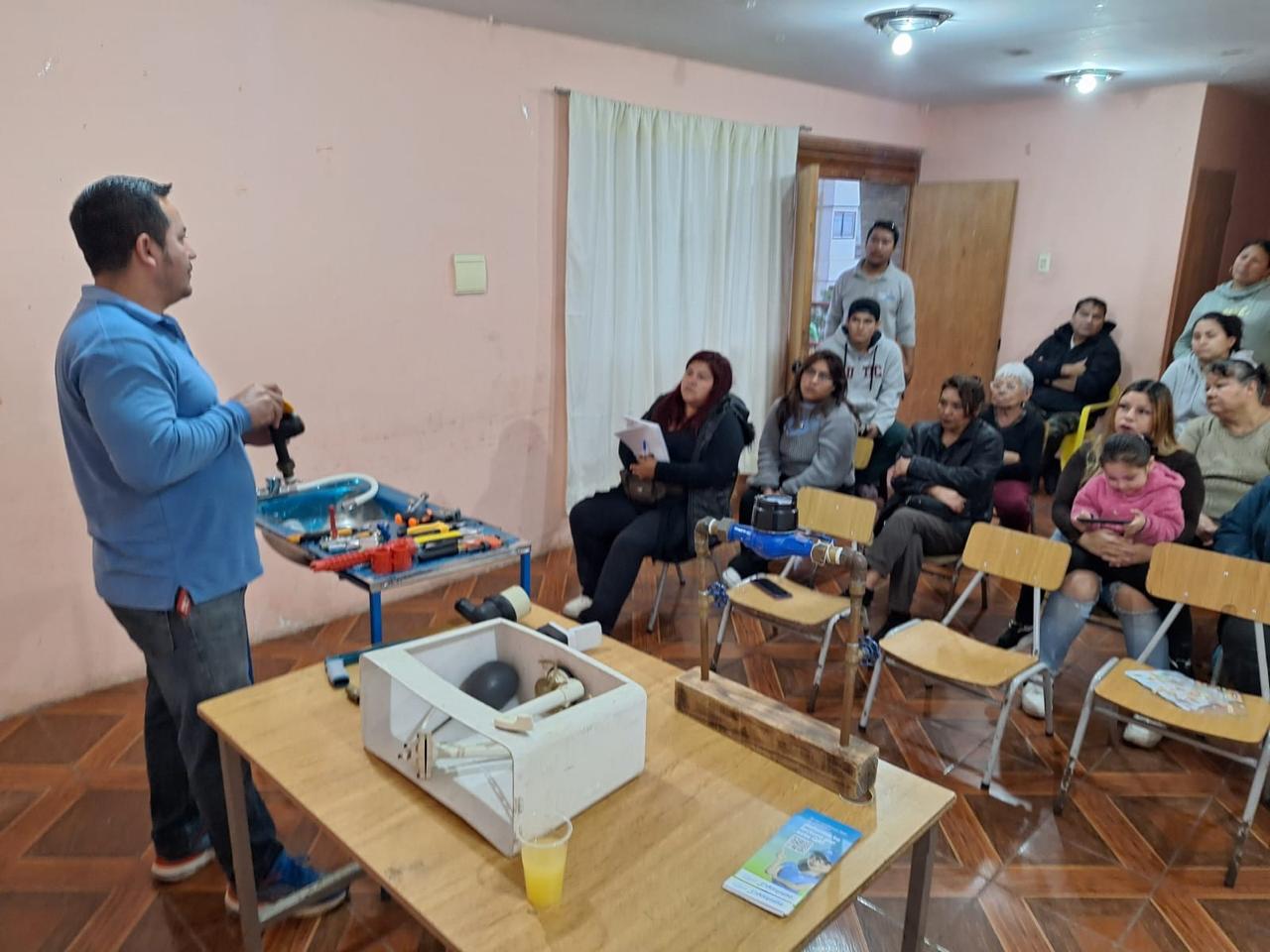 mas-de-160-personas-han-participado-en-talleres-de-gasfiteria-basica-para-el-hogar-220926100242